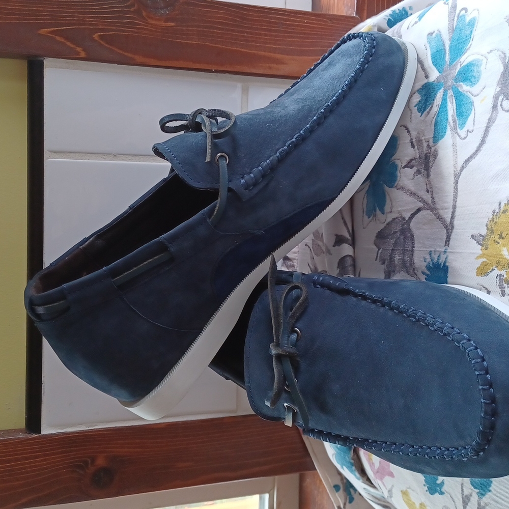 NWOB MEN'S BLUE SUEDE SHOES - Picture 2 of 7